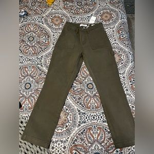 NWT Olive colored cargo Judy Blue pants.